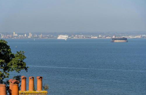 Bay House - Photo 25