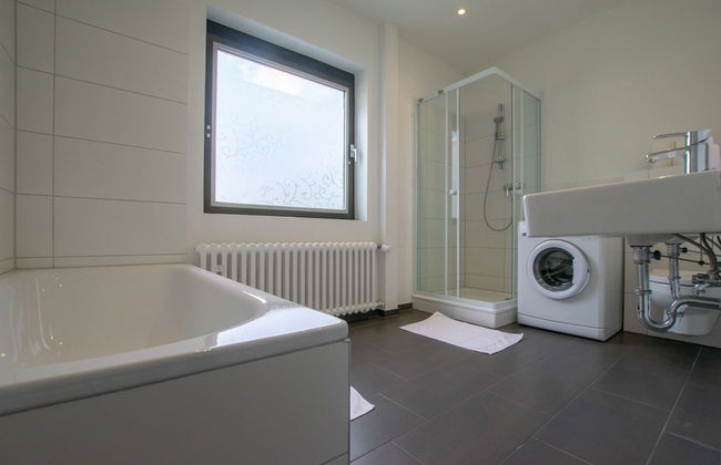 Spacious House - Photo 62