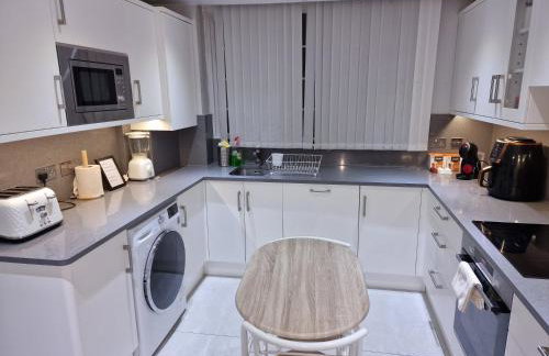 NightRest Homes Smart TV In Each Room - Parking - Hemel Hempstead - Foto 11