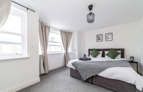 Arte Stays Serviced Houses Stratford - 3 Bedrooms 2 Bathrooms Houses London, Stratford, Maryland, Free Parking, Garden, Weekly or Monthly Stays - up to 8 guests - Foto 68