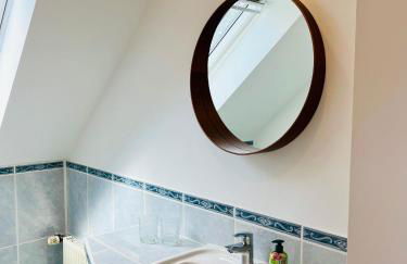 b e d & a g e d e s i g n -large- wunderschönes Zimmer mit Bad - Rechnungserstellung für Geschäftsreisende & Firmen - Foto 18