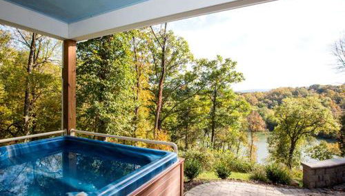 Deluxe Cottage Rental on a 100-Acre Farm on the Shenandoah River, Virginia - Photo 5