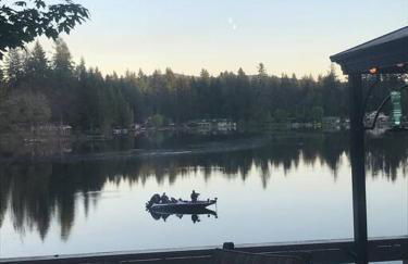 Guppies Lakehouse-Prvt. Lake Acc, Close to Rainier - Foto 51