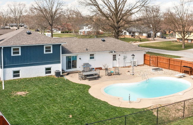 Hometown Hideaway - 4BR 2 5BA Pool Game Room - Foto 62