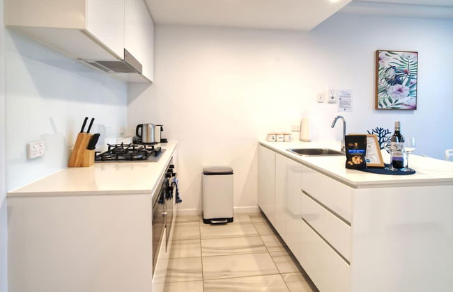 2BR Food Drink Hub Pool 2 Cars Gym Rooftop - Foto 10