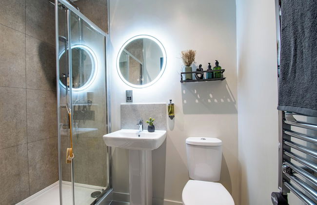 Thetford Hive - Photo 41