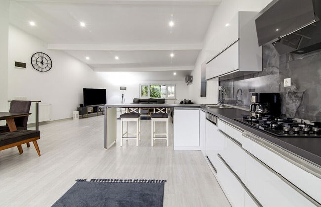 Sleek House With a Lovely Terrace in Besiktas - Foto 11