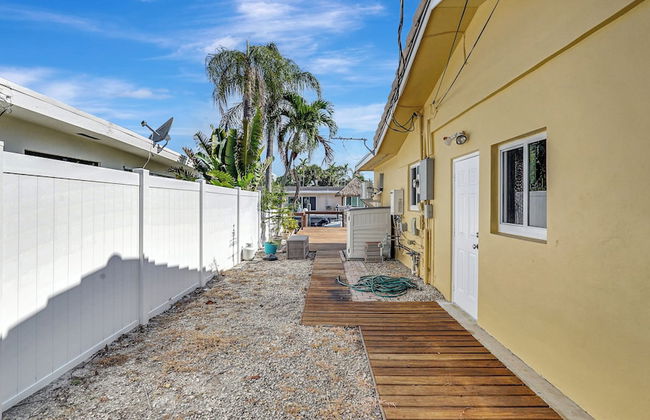 Waterfront Villa Private Pool! - Foto 37