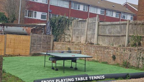 NightRest Homes 5 minutes to Luton Airport -Wifi - Free Parking -Luton - Foto 2