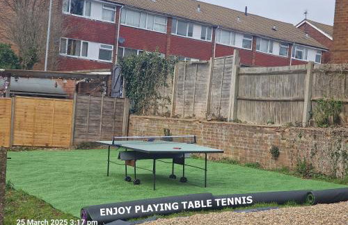 NightRest Homes 5 minutes to Luton Airport -Wifi - Free Parking -Luton - Foto 3