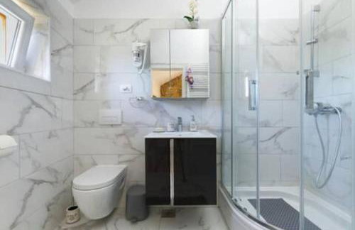 Three Bedroom Holiday Home with Pool - Foto 6