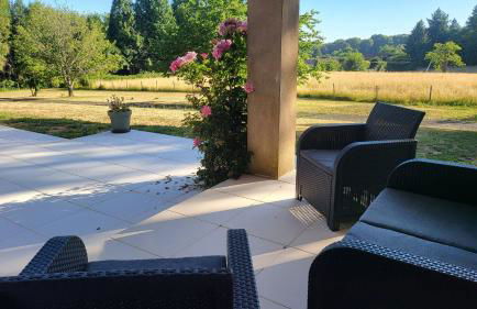 Lovely Modern 6-Bed Retreat Near 3 Swimming Lakes, Perfect for Families - Foto 11