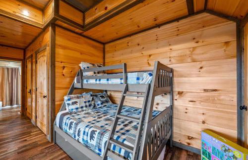 The Overlook - '21 Cabin - Gorgeous Unobstructed Views - Fire Pit Table - GameRm - HotTub - Xbox - Lots of Bears - Foto 45