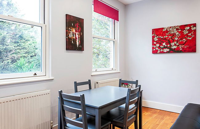 Modern Clapham Apartment - Photo 19