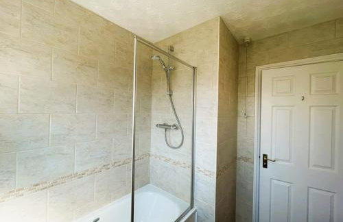 ELY House with FREE private parking - Foto 8
