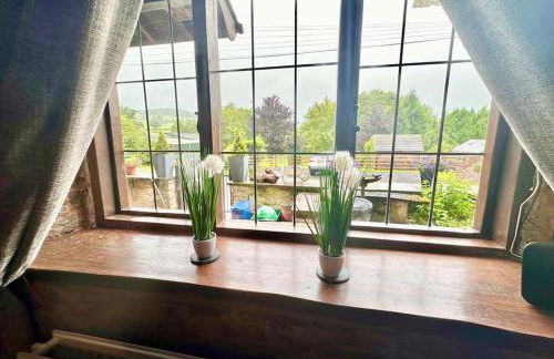 16th Century Farm House,6 Beds,5 BATHROOMS,SLEEPS 15,BBQ,HOT TUB,CINEMA ROOM WITH SURROUND SOUND,With Cymru Holidays - Foto 69