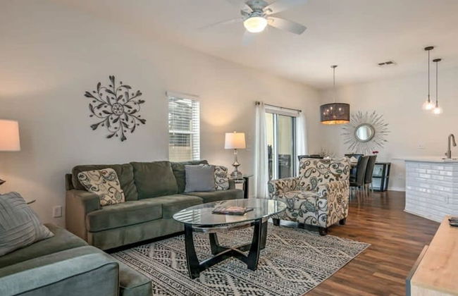 Remodeled Gem - Comfort and Location - Foto 6