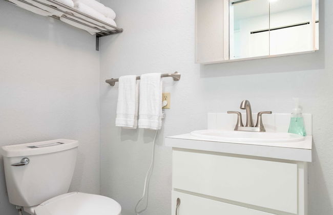 Beachcomber's Bliss by Avantstay Steps to the Beach Ocean Views - Photo 28