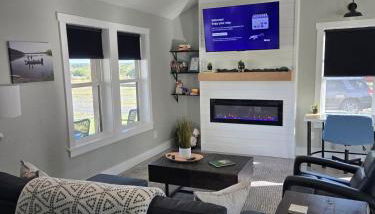 New Lux Cottage by Lake, King bed, Full Kit, Wi-Fi - Foto 2