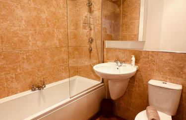 Spanish City View 2, Luxury Sea Front Apartment Free Onsite Parking - Foto 19