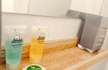 Elegant City-Center Apartment - Photo 6