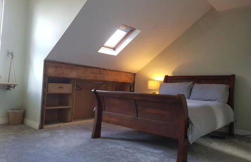 Self-contained Attic Flat, 15 mins from the centre - Foto 14