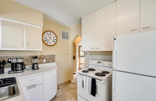 Quaint Cedar Rapids Home, 4 Mi to Downtown! - Photo 8