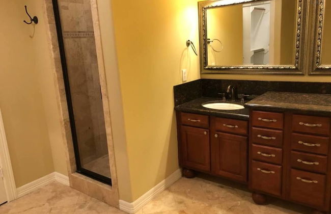 4 Story Rooftop - Executive Corporate Housing - Photo 13