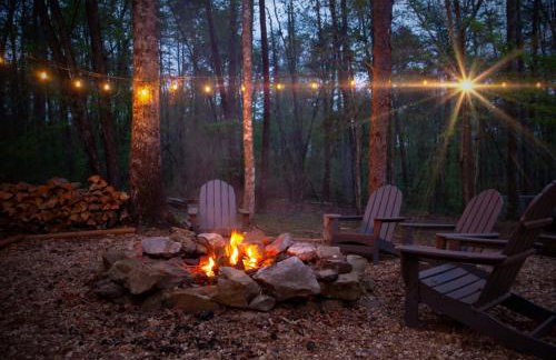 Secluded Cabin - Games, Fire Pit, Hot Tub, Pet OK - Foto 42