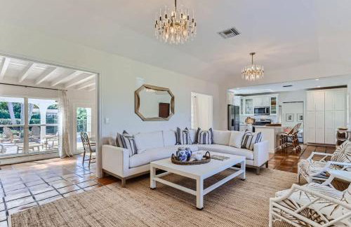 The Glenn House - Gather Poolside in a Breezy South End Getaway - Foto 2