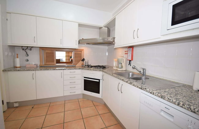 Sunny Balcony Apartment and Pool - Foto 13