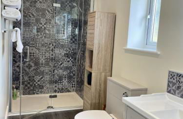 Large New Studio Apartment and Hot Tub - Private Hideaway in the Brecon Beacons - Photo 7