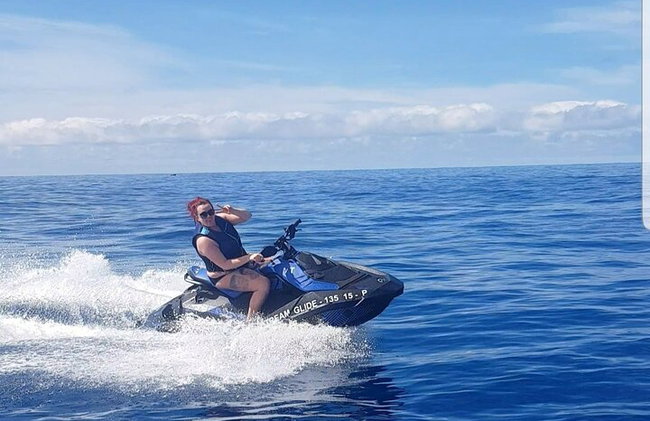 Vive una actividad inolvidable con nuestras motos acuáticas - Foto 9