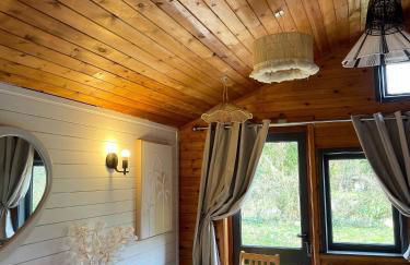 Otter 1 - Private Hot Tub - Bali Inspired Lodge - Bath - Longleat - Wiltshire - Photo 73