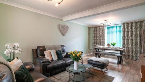 Ty Gwyrdd, 3 bedroom house, sleeps 7, Near Bike Park Wales - Foto 1