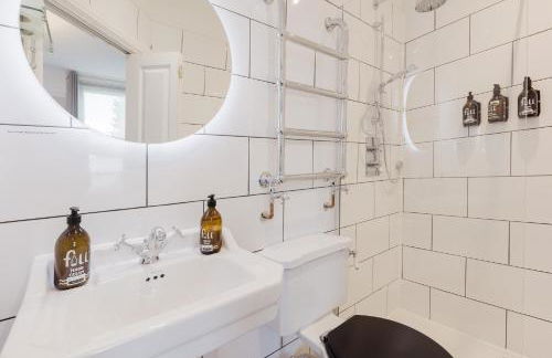 Grace's Guesthouse The Suite Room 6 - Photo 3