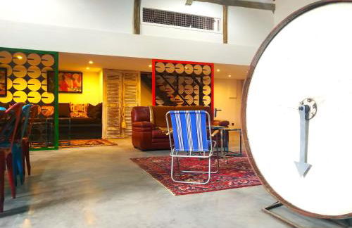 "La Case" - Magnifique ferme rénovée au cœur de la nature - Piscine privée sans vis-à-vis - Vue dégagée - Jardin - Stationnements gratuits devant la propriété - Belles prestations - Foto 42