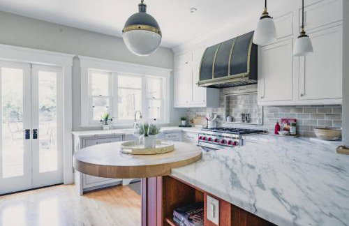 1907 Historical Home-Office, Chefs Kitchen, 5beds - Photo 7