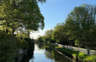Canalside walks Riddlesden Local to Skipton Ilkley Haworth & Keighley Worth Valley Railway - Foto 35