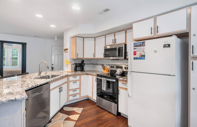 Lake Hideaway Waterfront Condo w/ Resort Perks! - Photo 9