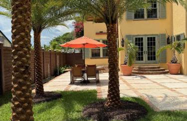 Casa Delfino - Savor Old World Charm with a Lush Poolside Retreat - Foto 12