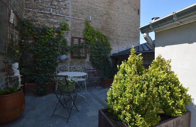 Stylish Stay Near Forest - Photo 20