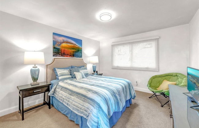 Pebble Beach Barking Seals - 5min Walk to the Beach! - Photo 4