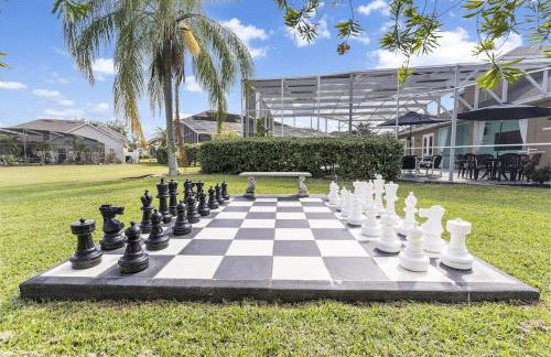 Luxurious 9BR Themed SE Facing Pool Hot Tub Theater Game Room BBQ 2 miles Disney - Foto 8