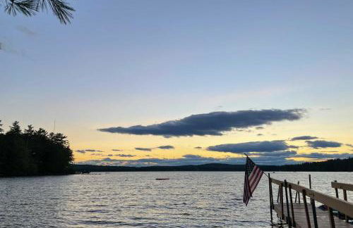The Den Raymond Home with 200 Feet of Sandy Beach! - Foto 28