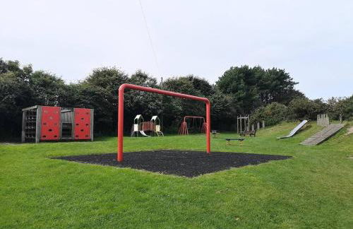 Luxury Cornish Cottage & Modern Cabin with Garden, Central St Agnes - Foto 23