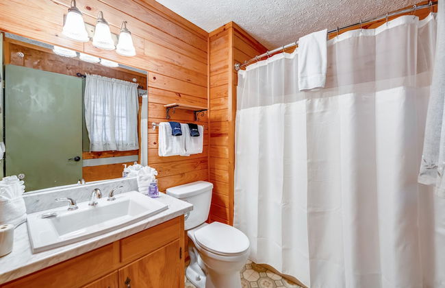 Mossie Oak Cabin 2 Bedroom Cabin by RedAwning - Foto 13