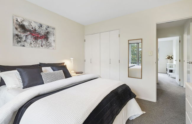 Stylish Central 2BR Apt nr Hospital - Foto 8