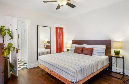 Bright and Quirky Hillcrest Craftsman - Photo 19