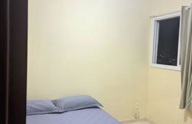 Quarto de Casal Bem Localizado Em apto Compartilhado AP 204 - Foto 1